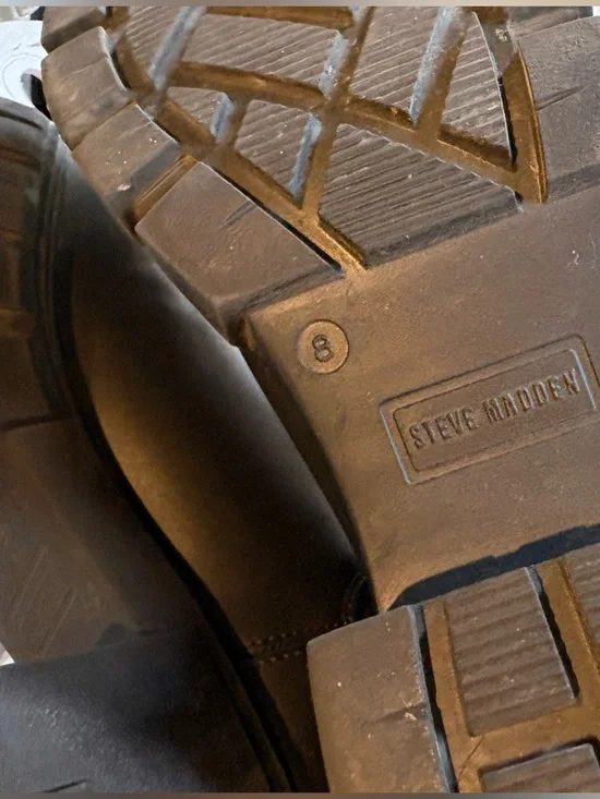 Steve Madden Black Lug Sole Hamlet Boots Size 8 - Picture 14 of 14